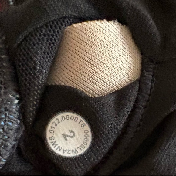 Lululemon Energy Bra *Medium Support, B–D Cups Hyper Drift Multi Size 2 - Picture 6 of 6